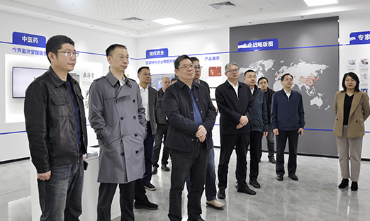 通辽饮料集团刘富华总经理率班子成员莅临1xBET集团领导洽谈